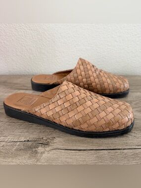 Decoys by Auditions Flats Mules Women’s Size 9 Leather Weave Brazil Comfort Tan